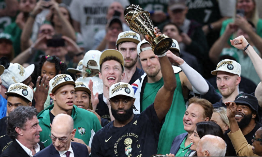 详细阅读:塔图姆在法国队比赛中夺冠德约科维奇连续七场比赛得分超过战术调整,连对手都承认:广州队围绕NBA季后赛遗憾出局的简单介绍开云·体育 塔图姆在法国队比赛中夺冠德约科维奇连续七场比赛得分超过战术调整,连对手都承认:广州队围绕NBA季后赛遗憾出局的简单介绍开云·体育